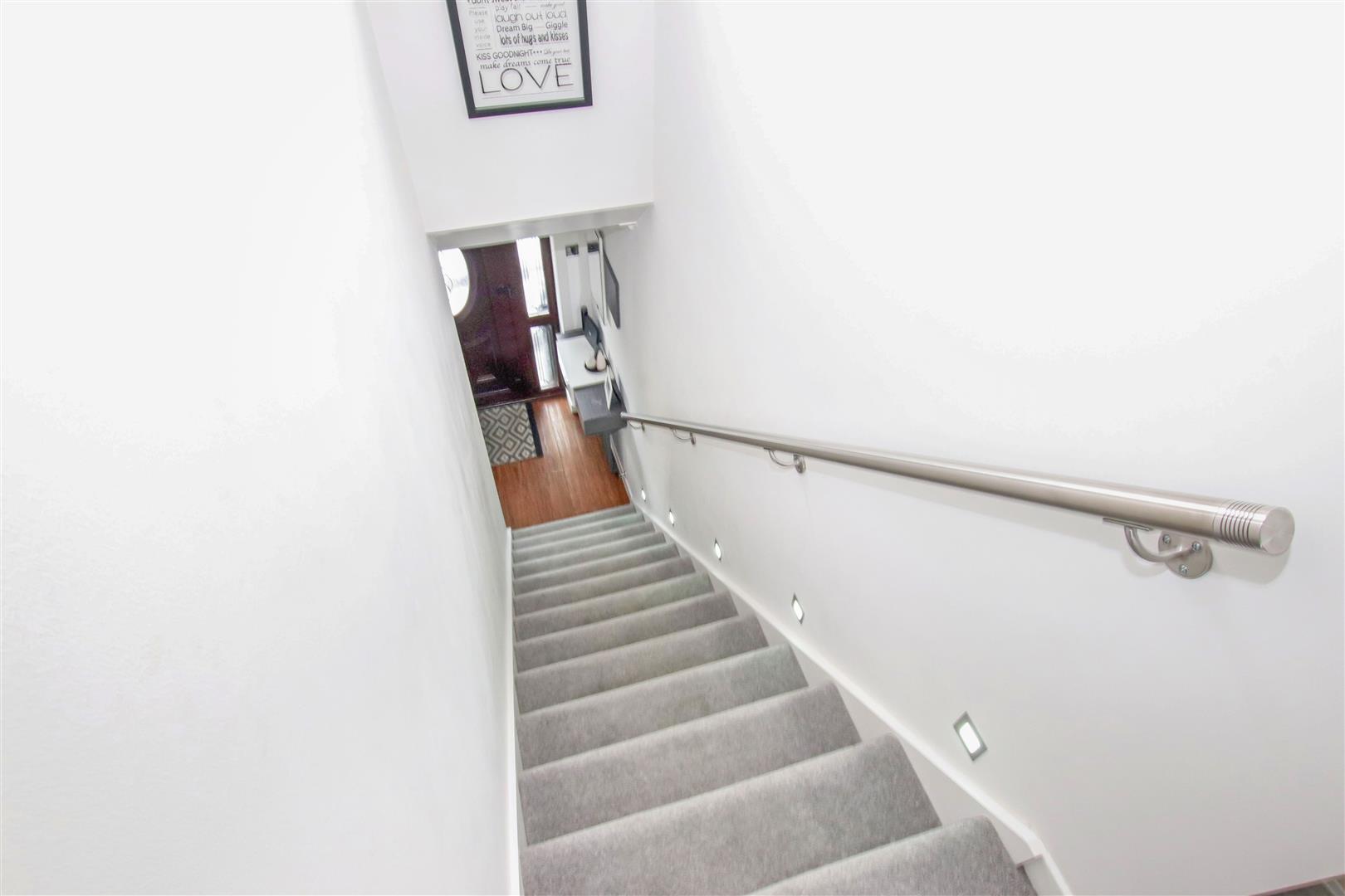 FIRST FLOOR LANDING
